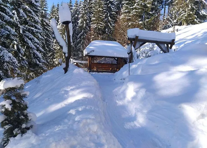 Krutogora Konukevi