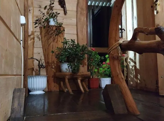 Konukevi Krutogora Tatariv